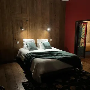 Mercier De Montigny - Les Du Beffroi - Et Massage Fougères