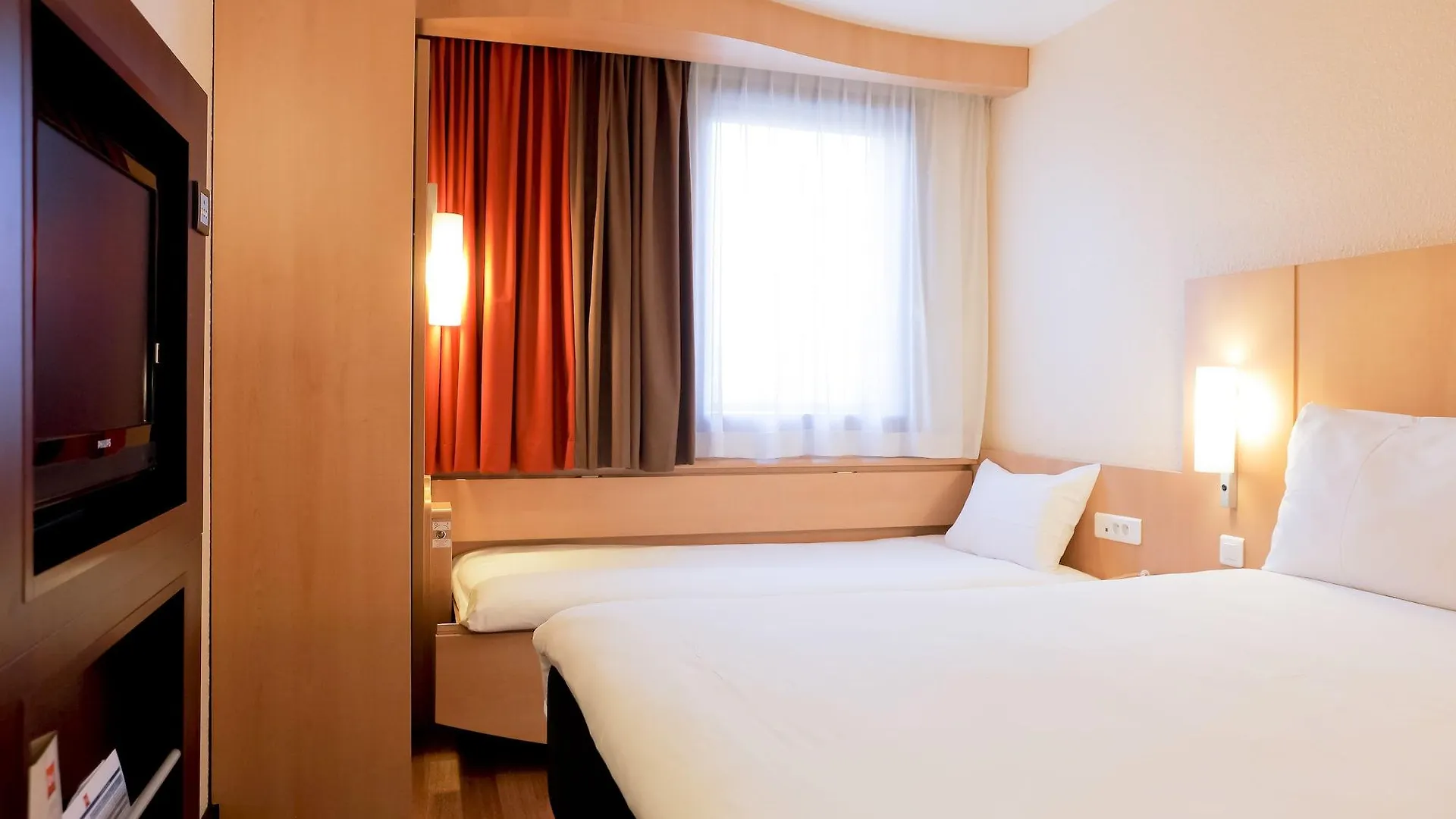 Ibis Lyon Gare Part Dieu Hotel